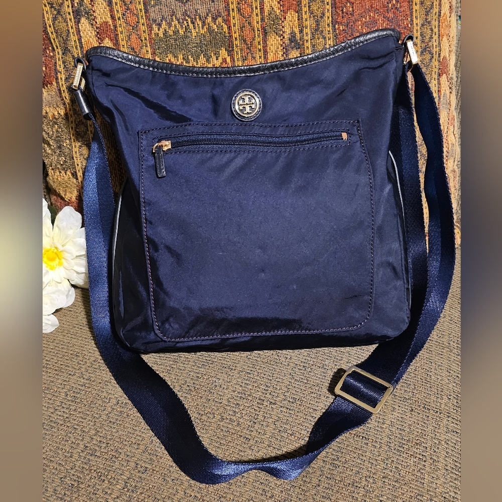 Tory Burch Navy Blue Nylon and leather Crossbody Preloved - Picture 16 of 16